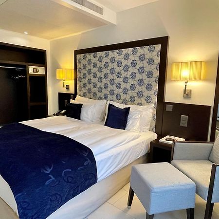 Hotel Beaulac Neuchatel Bagian luar foto