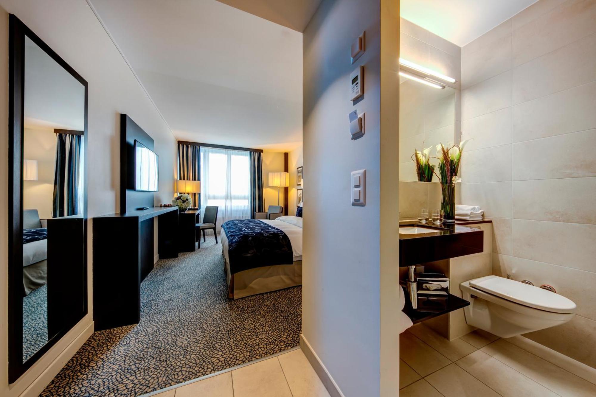 Hotel Beaulac Neuchatel Bagian luar foto