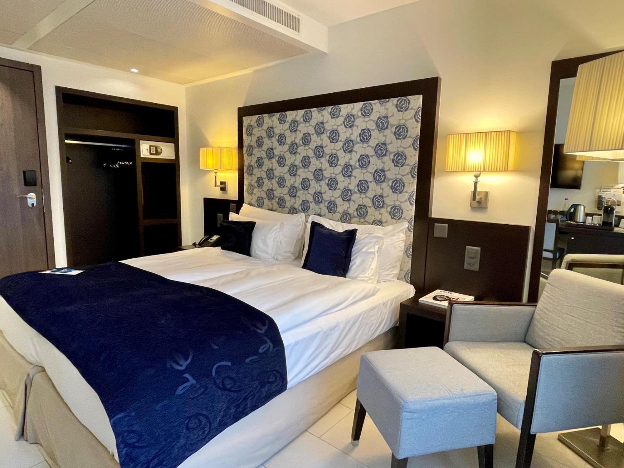 Hotel Beaulac Neuchatel Bagian luar foto